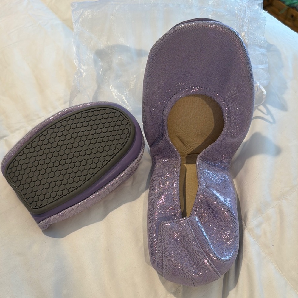 NIP shimmery lavender Storehouse flats 11